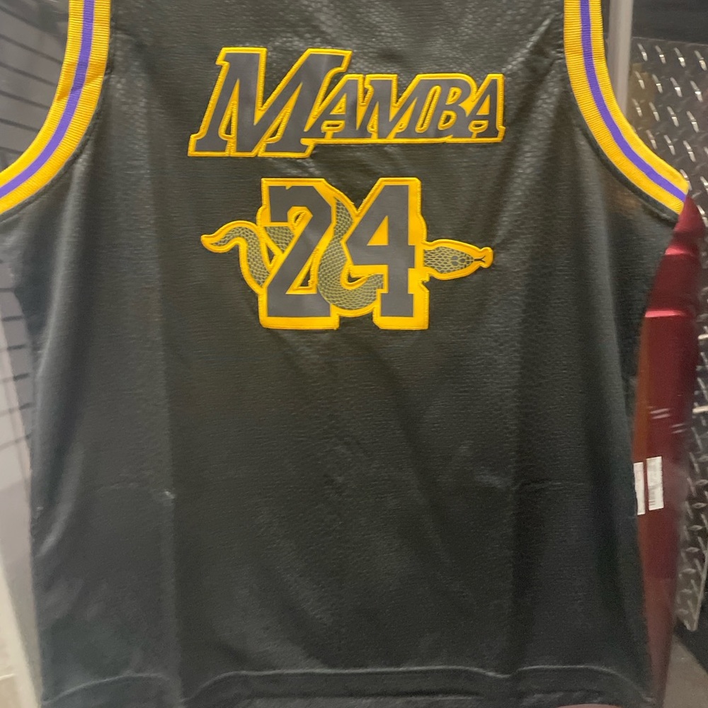 Bryant k  youth basketball jersey black.